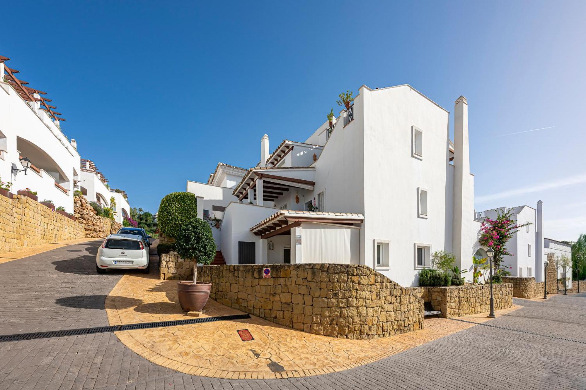 Aloha Royal Marbella, 2br Wonderful In Nueva Andalucia Apartamento *